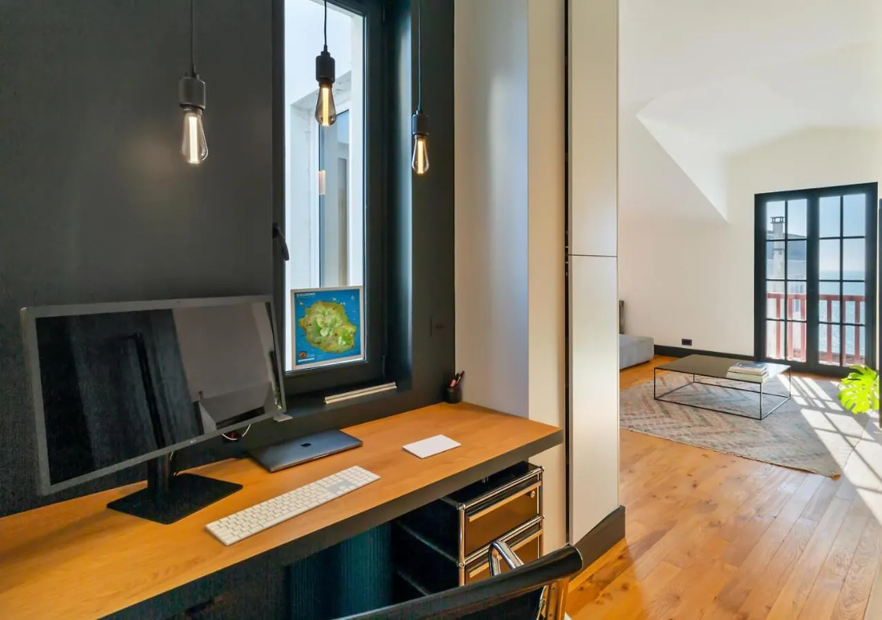 Appartement Avec Vue Sur La Cote Des Basques By Ginto Hotels Biarritz 0*,  Francia